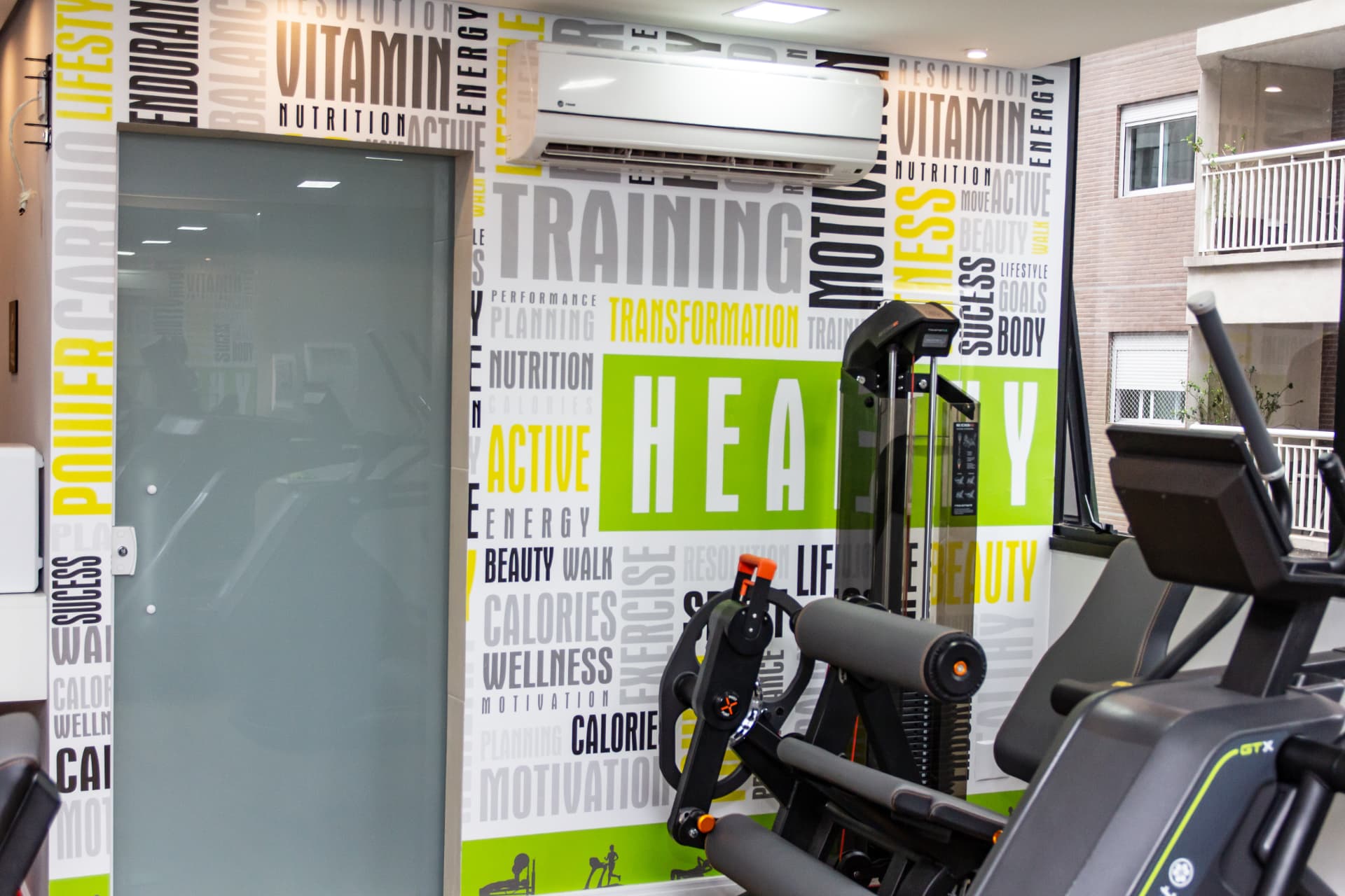 Entrada e recepção da unidade Fisio Training Vila Olímpia